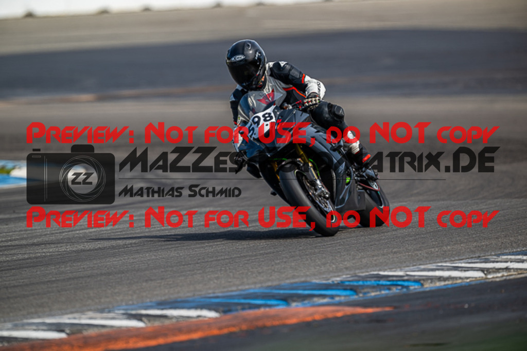 MaZZes_FotoMatrix_230410_8581 | ROT