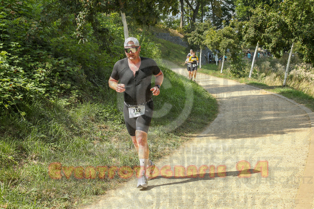 250824_1448_EX1_7606 | Sportfotografie im Rhein-Sieg Kreis, Köln, Bonn, NRW, Rheinland Pfalz, Hessen, etc. Unser Tätigkeitsfeld umfasst den Laufsport vom Volkslauf über den Marathon, Duathlon, Triathon bis zum Ultralauf wie Kölnpfad Ultra oder Schindertrail.