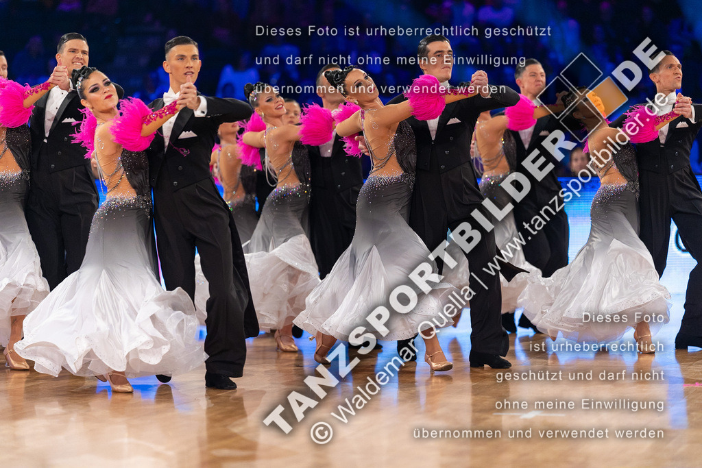 20231111-10945 | Hier finden Sie Tanz Bilder vom Latein und Standard Formationen tanzen. Sportbilder vom Tanzsport. Schöne Fotos und von Weltmeisterschaft, Europameisterschaft, Bundesliga, Regionalliga, Oberliga und Landesliga sowie von GOC Stuttgart, DanceComp, WM Bremen