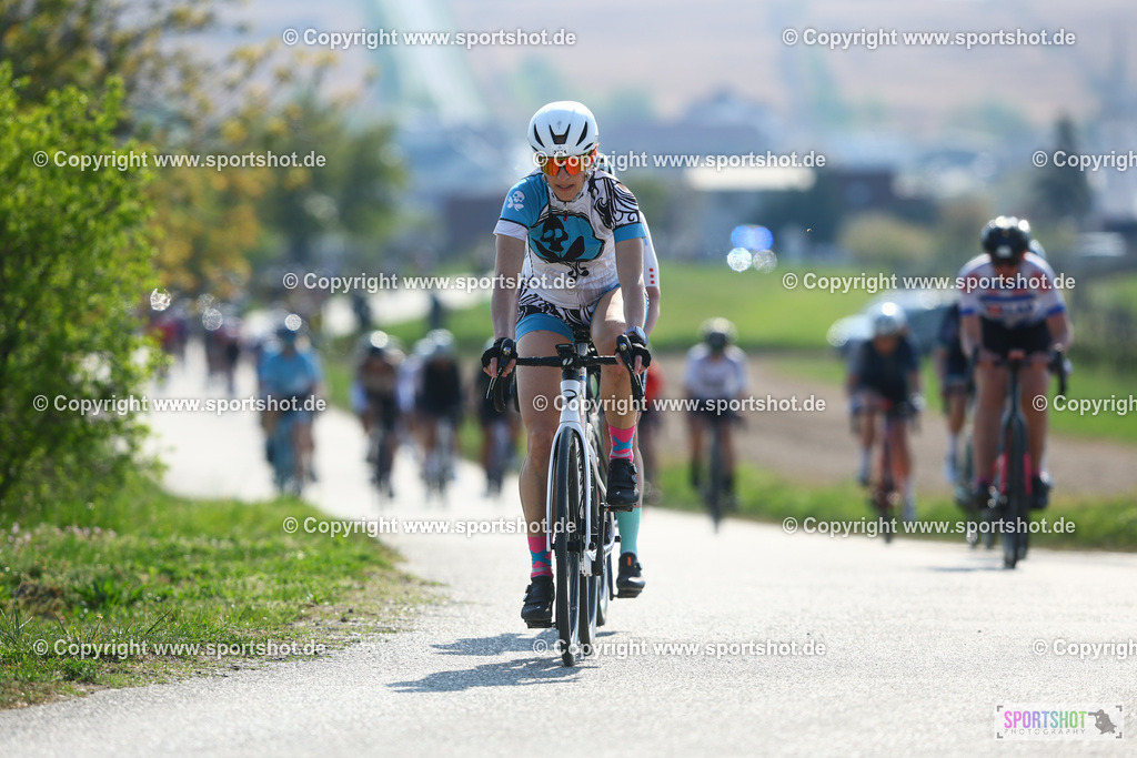 114_TRA55236 | Neusiedlersee Radmarathon 2026@sportshot_your_pictrs #yourpictures#roadtowm2029 #nrm #neusiedlerseeradmarathon #neusiedlersee #neusiedlerseetourismus #burgenland #mörbisch #nrm26 #burgenlandtourismus #voglundco #poweredbyburgenlandtourismus #radsport #rad #marathon #ucigranfondo #visitburgenland #ucigranfondoworldseries