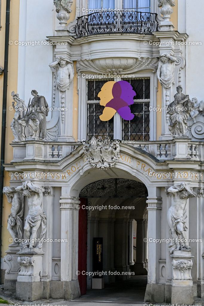 Eroeffnung der Ausstellung_ wie alles begann. Bruckners Visionen_ 02.05.2024-18 | 02.05.2024, St. Florian, AUT, Augustiner Chorherrenstift St. Florian, im Bild Eroeffnung der Ausstellung, wie alles begann. Bruckners Visionen

Toreinfahrt Stift Sankt Florian mit dem Bruckner Logo