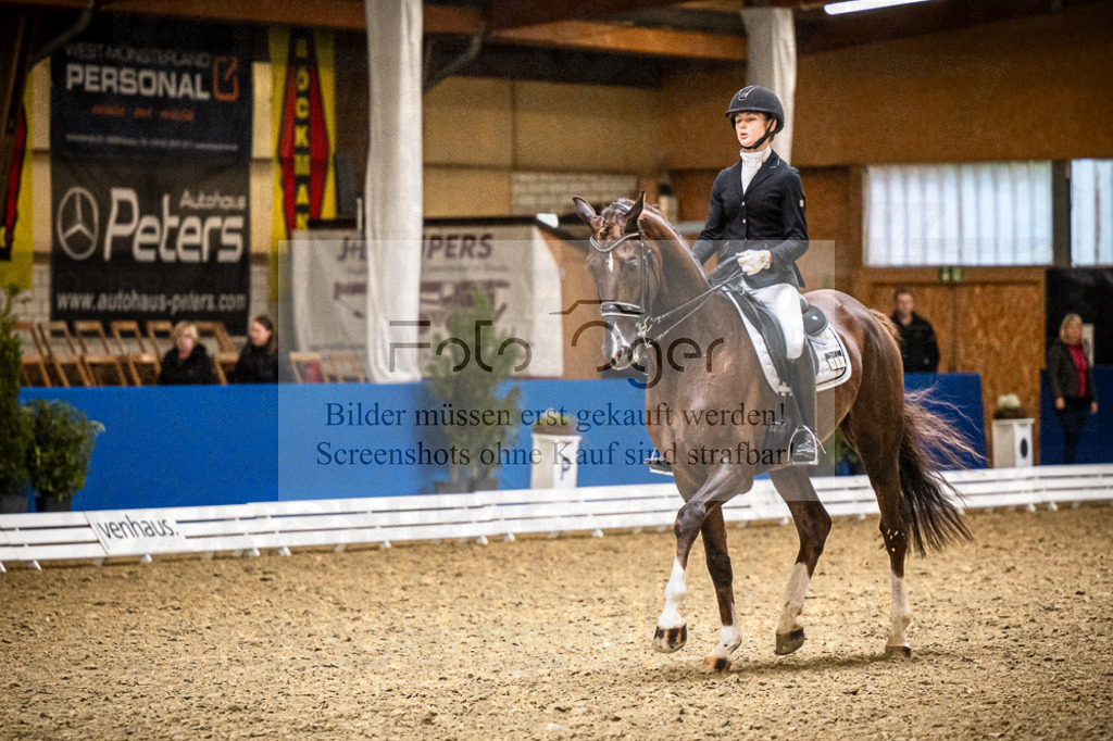 DOS_4188 | Entdecke hochwertige Reitturnierfotos von Foto Oger. Professionell, emotional und authentisch – jetzt Lieblingsmomente im Shop bestellen.Deutschlandweite Turnierfotografie. - Realisiert mit Pictrs.com