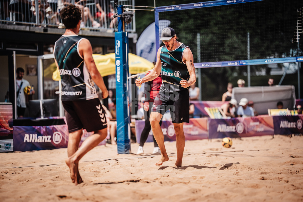Beachvolleyball | Männer | Allianz German Beach Tour 2025 | Tourstop München | 13.07.2025 | v.l. Lui Wüst und Paul Henning jubeln