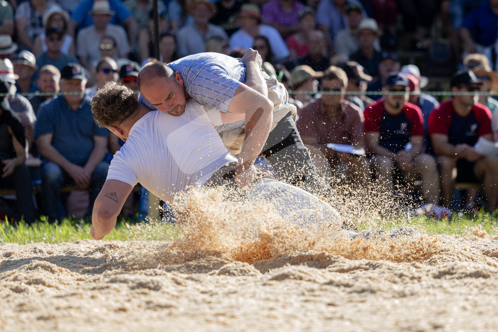 Schwarzsee2026_1G_20 | Die Schwinger des Schwyzer Kantonalen Schwingerverbandes: Fotos, die Dynamik und Leidenschaft festhalten, sowie emotionale Momente aus dem traditionellen Schwingsport zeigen. - Realisiert mit Pictrs.com