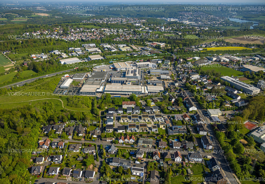 Wetter240503680 | Luftbild, Wohngebiet Ortsansicht, Gewerbegebiet An der Knorr-Bremse, Vogelsanger Straße, Autobahn A1, Neubau Wohnsiedlung Sonnenfeld, Schmandbruch, Wetter, Ruhrgebiet, Nordrhein-Westfalen, Deutschland