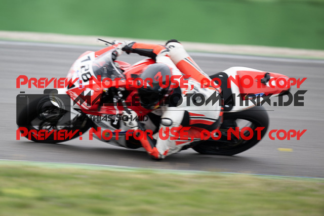 MaZZes_FotoMatrix_230410_2152-2 | WEISS