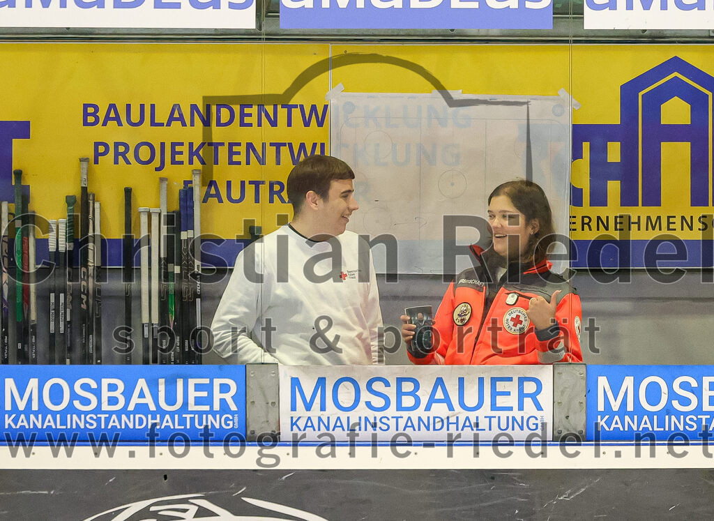 2025-11-25_002_TSV_Erding_gegen_EHF_Passau_Black_Hawks | Erding, Deutschland, 25.11.2025:Eishockey, Oberliga Süd 2025 / 2026, 20. Spieltag, TSV Erding gegen EHF Passau Black Hawks, Endergebnis: 2:3 n.V.Foto: Christian Riedel / fotografie-riedel.net