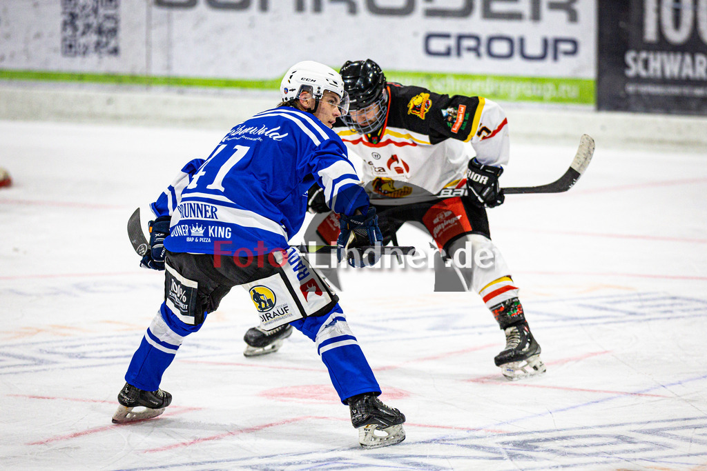 SC Forst NATURE BOYZ gegen EHC Bad Aibling AIBDOGS | Eishockey Landesliga 2025/26 Vorrunde, SC Forst NATURE BOYZ gegen EHC Bad Aibling AIBDOGS, 20251031,Bully,2025-10-31 in Peißenberg (flatbuy Arena Peißenberg), Maximilian BRUNNER (Nature Boyz 41), Stefan WÜRMSEER (EHC Bad Aibling Torwart 5)Copyright: WolfgangxLindner www.foto-lindner.de