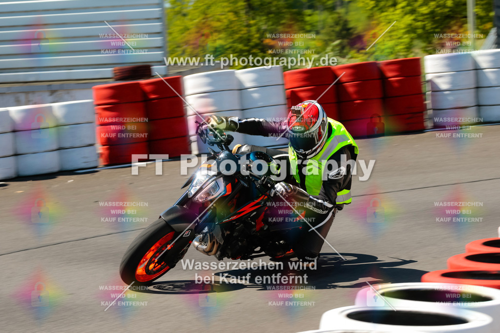 Moto-TeamOBK-22275 | Hier findet Ihr Bilder von Touristenfahrten auf der Nürburgring Nordschleife oder von anderen Veranstaltungen die ich besucht habe. Viel Spass beim Durch Schauen 