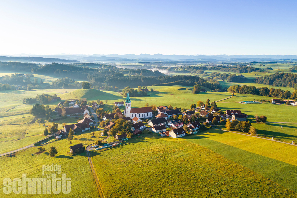 PS-Merazhofen-2026-03 | Entdecke die größte Bildgalerie der Region mit Fotografien aus dem Allgäu, der Bodenseeregion, Oberschwaben, dem Donautal und der Schwäbischen Alb. Landschaften, Luftaufnahmen und Reisefotografie als Wandbild und Fotokunst. - Realisiert mit Pictrs.com
