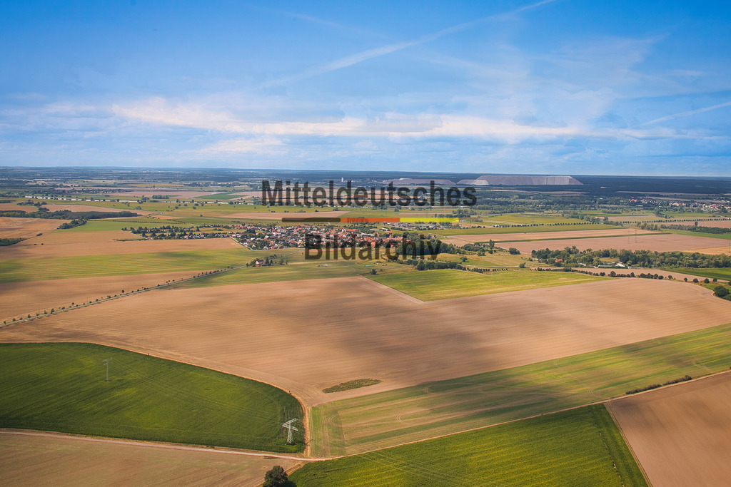 Schartau_bei_Burg_7229 | Die schönsten Luftbilder von Sachen-Anhalt & Mitteldeutschland als Bilddatenbank zur kommerziellen Nutzung. Nutzen Sie unsere Erfahrung seit 2005 in der Luftbildfotografie. - Realisiert mit Pictrs.com