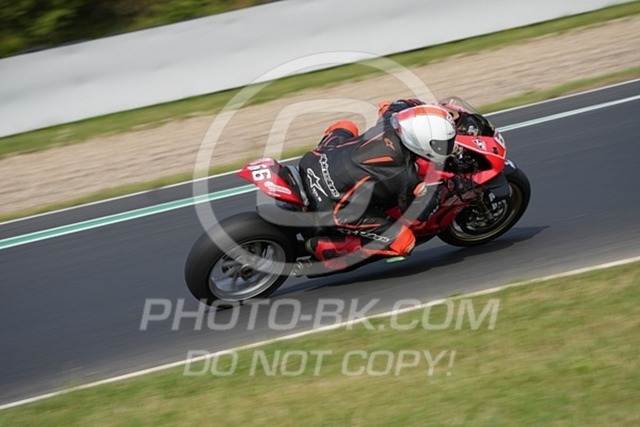 2024_08_09_PBK_12676 | Sportfotografie; SlowMotion; Video; Rennstrecke; Hafeneger; Speer; Racing; RSE; BMW; CBO; Trackday; Motorsportarena; Hockenheimring; Brno; Most; Barcelona; Valencia