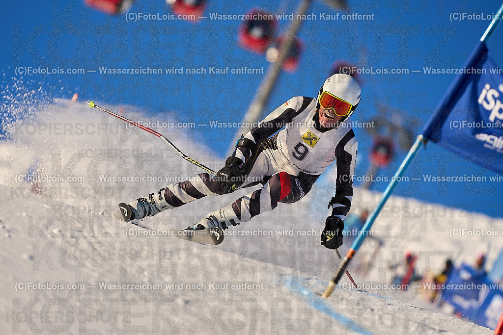 ALP2399_MASTERS-Cup_GS-B Herrn_Riesemann Heinrich | (C)FotoLois.com, Alois Spandl. FIS Masters-Cup Wildschönau, Giant Slalom auf der Piste Schatzberg GS, Siegerehrung auf dem Dorfplatz Niederau, Sa 13. Januar 2024.