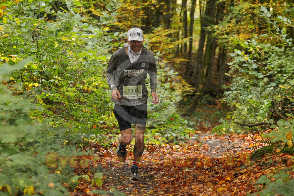 251026_1209_EV4_4564 | Sportfotografie im Rhein-Sieg Kreis, Köln, Bonn, NRW, Rheinland Pfalz, Hessen, etc. Unser Tätigkeitsfeld umfasst den Laufsport vom Volkslauf über den Marathon, Duathlon, Triathon bis zum Ultralauf wie Kölnpfad Ultra oder Schindertrail.