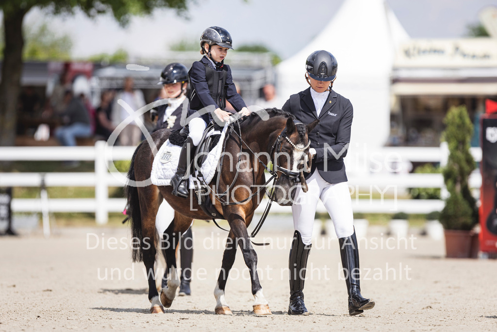 260509_PfSpTa_16_Führzügel-WB-625 | Deine schönsten Turniermomente als professionelle Fotos! Entdecke hochwertige Pferdesport-Fotografie im Online-Shop. Jetzt Fotos finden & bestellen!