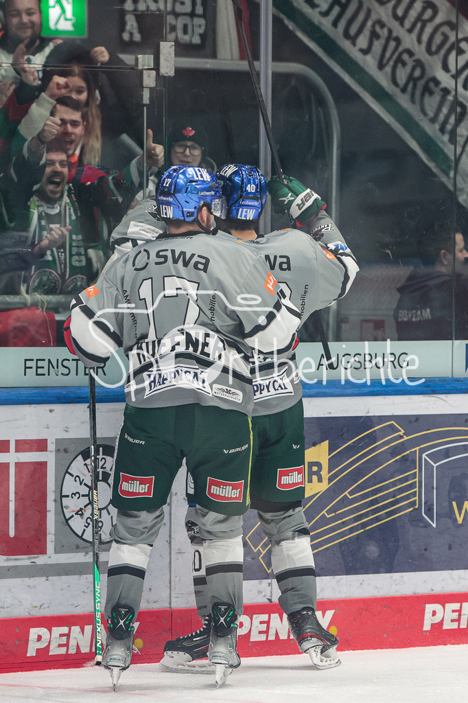 Augsburger Panther - Iserlohn Roosters | Die Panther jubeln nach dem Tor zum 1-0 durch Sebastian WAENNSTROEM (AEV #40) / Sebastian WÄNNSTRÖM
