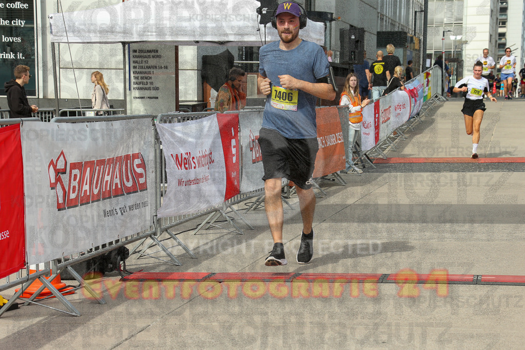 250920_1327_EX1_4751 | Sportfotografie im Rhein-Sieg Kreis, Köln, Bonn, NRW, Rheinland Pfalz, Hessen, etc. Unser Tätigkeitsfeld umfasst den Laufsport vom Volkslauf über den Marathon, Duathlon, Triathon bis zum Ultralauf wie Kölnpfad Ultra oder Schindertrail.