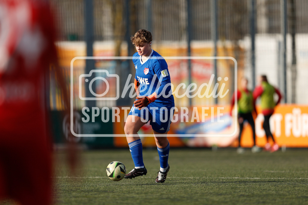 Fußball I Frauen I Saison 2025-2026 I Testspiel I FSV Gütersloh - SpVg Aurich-37 | Paula Blum (31, SpVg Aurich) - Realisiert mit Pictrs.com