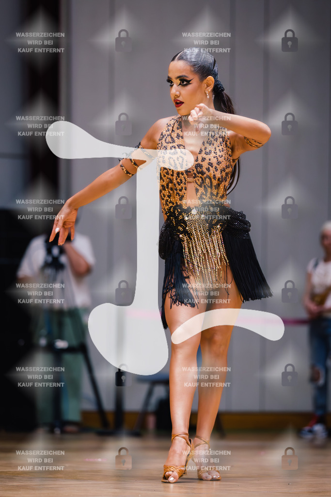 GOC 2025 - WDSF Solo Junior II Latin Female - 2025-08-21-8550 | Webshop for digital downloads and prints of dance sport, event & show photographer Julian Link - Realisiert mit Pictrs.com