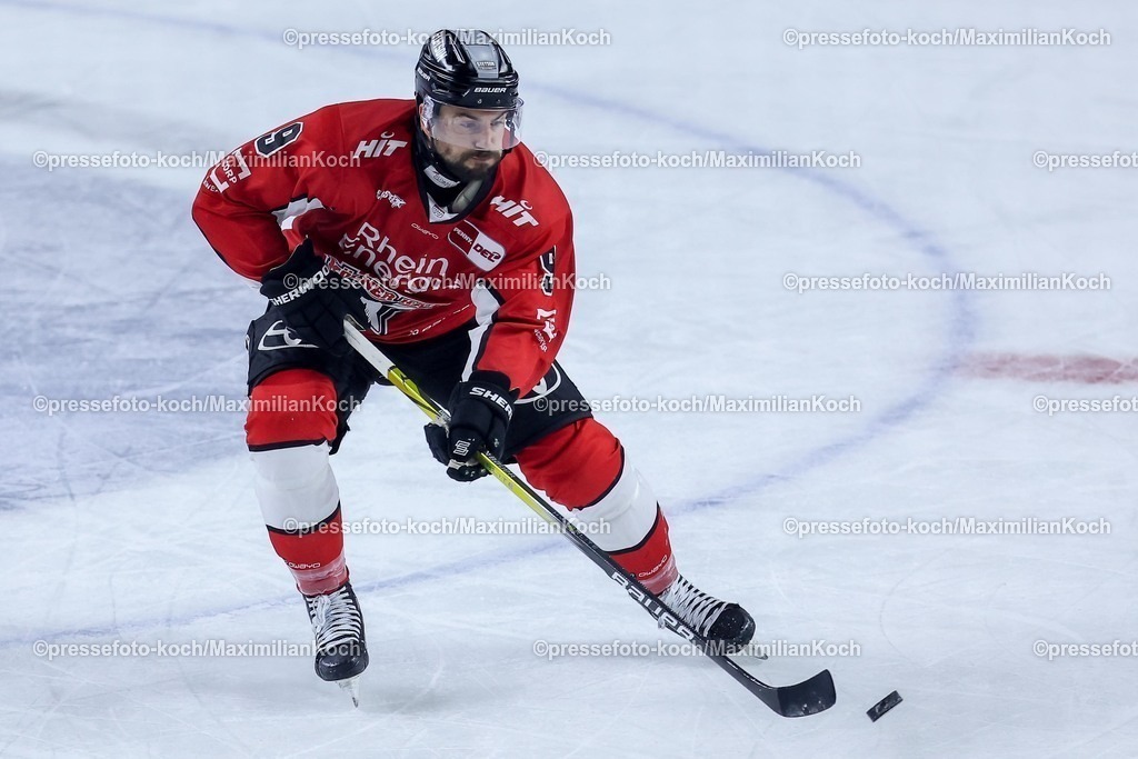 KEC23042502154 | 23.04.2025, Eishockey, DEL Finale Play-offs, Kölner Haie - Eisbären Berlin, Finale Spiel 3, Lanxess-Arena Köln: Maximilian Kammerer (Kölner Haie #9) 