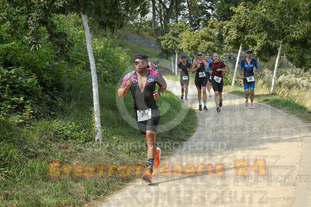 250824_1441_EX1_7186 | Sportfotografie im Rhein-Sieg Kreis, Köln, Bonn, NRW, Rheinland Pfalz, Hessen, etc. Unser Tätigkeitsfeld umfasst den Laufsport vom Volkslauf über den Marathon, Duathlon, Triathon bis zum Ultralauf wie Kölnpfad Ultra oder Schindertrail.