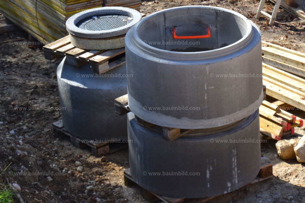 bib-lg03-abwasserkanal-0016 | Nach LV-Leistungsgruppen sortierte Detailfotos über den Bau eines Hauses. Alle Hausbau-Bilder direkt vom Urheber und Autor der Website Haus-Selber-Bauen.com