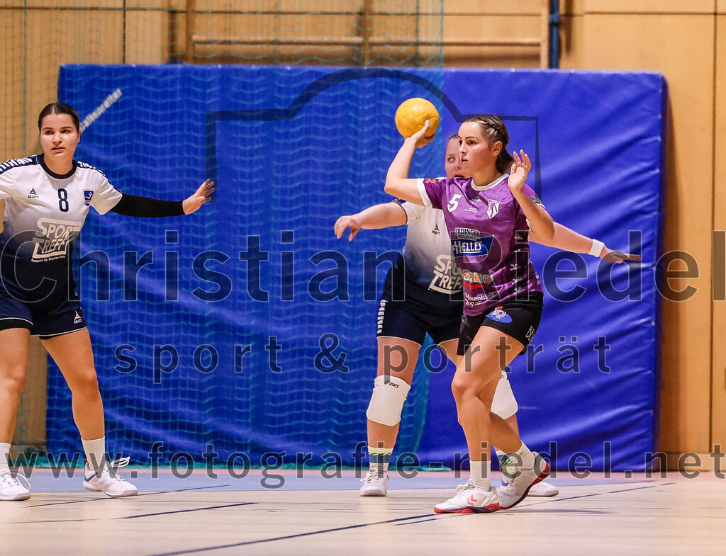2024-11-24_049_SpVgg_Altenerding_gegen_HC_Donau-Paar_II | Erding, Deutschland, 24.11.2024:Handball, Bezirksoberliga Frauen Altbayern 2024 / 2024, 6. Spieltag, SpVgg Altenerding gegen HC Donau/Paar II, Endergebnis: 24:24Emely Otto (HC Donau/Paar, #8), Lena Prem (SpVgg Altenerding, #5)Foto: Christian Riedel / fotografie-riedel.net