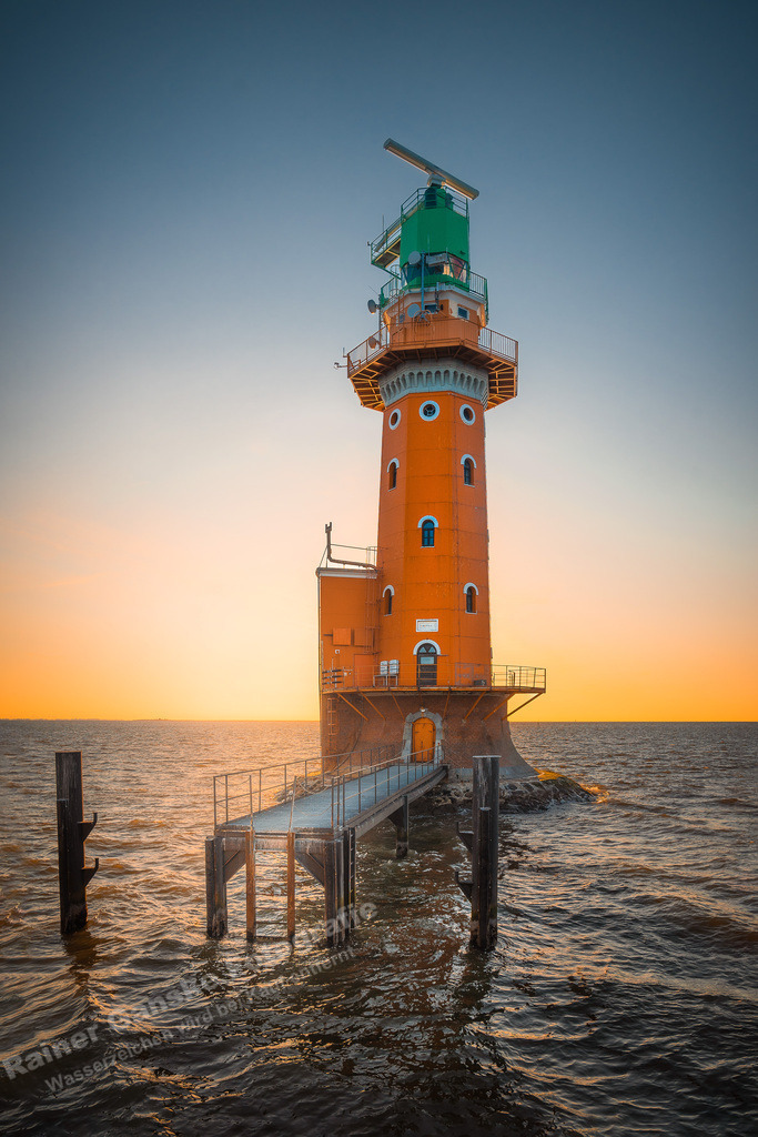 20220723 Leuchtturm Hohe Weg 5852 | Onlineshop mit Bildern von Stränden, Häfen und Meer. Leinwände, Poster, Kalender und andere Materialien erhältlich. Kommerzielle Lizenzen möglich.  - Realisiert mit Pictrs.com