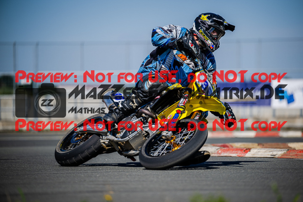 MaZZes_FotoMatrix_220903_1107 | S3