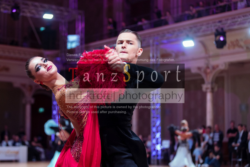 20250706_WDSF_Open_Youth_Std-dC25-4570 | Tanzsportbilder, Standardtanz, Lateintanz, WDSF, DTV, LTVB, dancecomp, goc, hessen tanzt, blaues band der spree, walzer, tango, wiener walzer, slowfox, quickstepp, samba, rumba, cha-cha-cha, paso doble. jive, hd-kroft photography, turniertanzsport