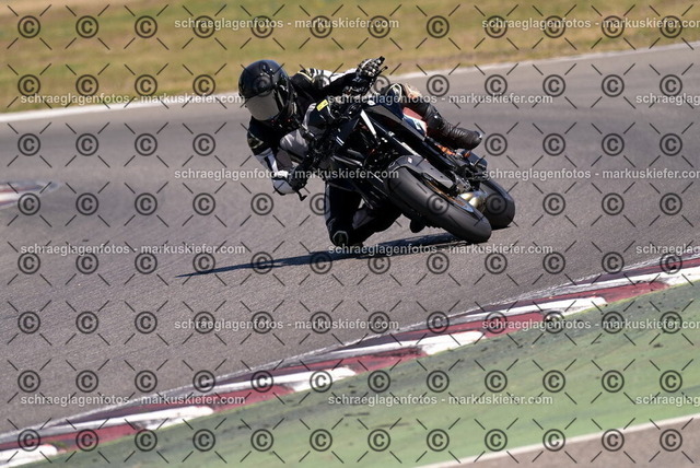 26bt04-1866 | markuskiefer.com - Realisiert mit Pictrs.com
