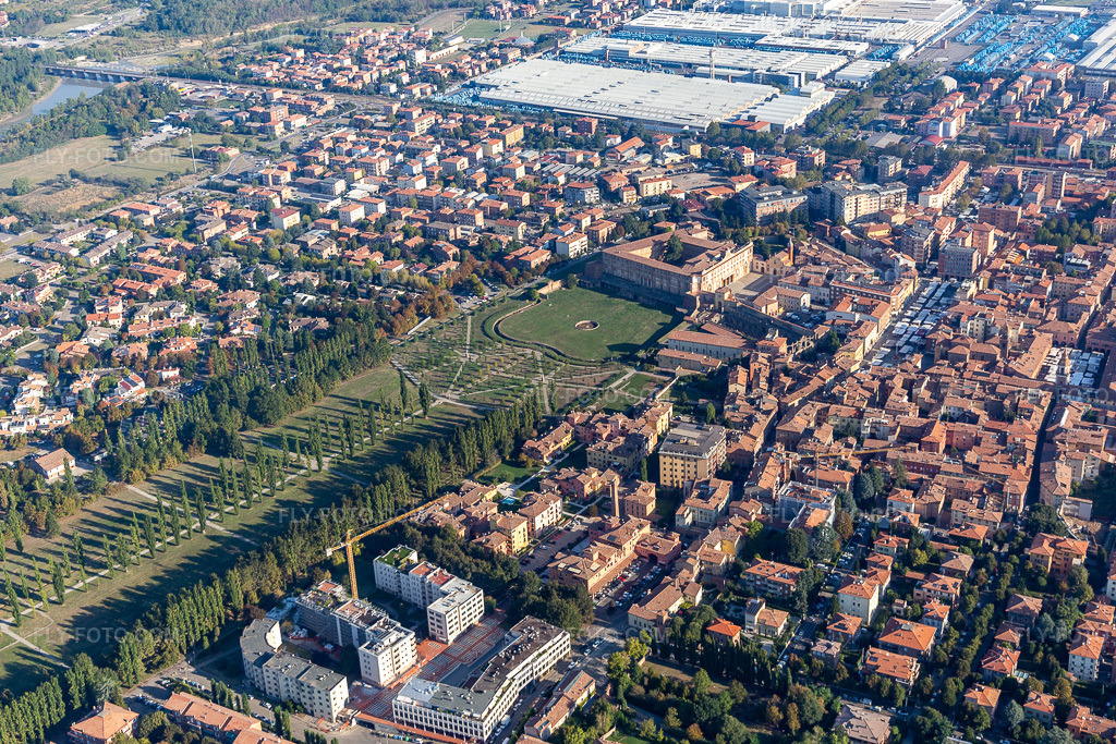 Aerial view: Parco Ducale, Giardini Ducali and Palazzo Ducale in Sassuolo in the state Modena, Italy. – Photo: IMG_134943.jpg taken on 09/20/2022 by Werner Riehm/FLY-FOTO.com – Resolution of the original: 5157 x 3438 px – Comune di Sassuolo - Comune di Sassuolo – Visit Sassuolo – Sassuolo, La città da scoprire. Guida di Sassuolo. – Palazzo Ducale - Gallerie Estensi