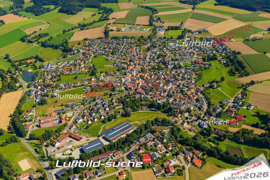 Luftaufnahme der Stadt Waldthurn - Die Luftaufnahme wurde 2025 vom UL-Flugzeug heraus erstellt ( keine Drohne ) - Hochauflösende Luftaufnahme - für professionelle Ausdrucke geeignet. Die Geschenkidee !Mit Lizenz und Bildrechte bestellbar