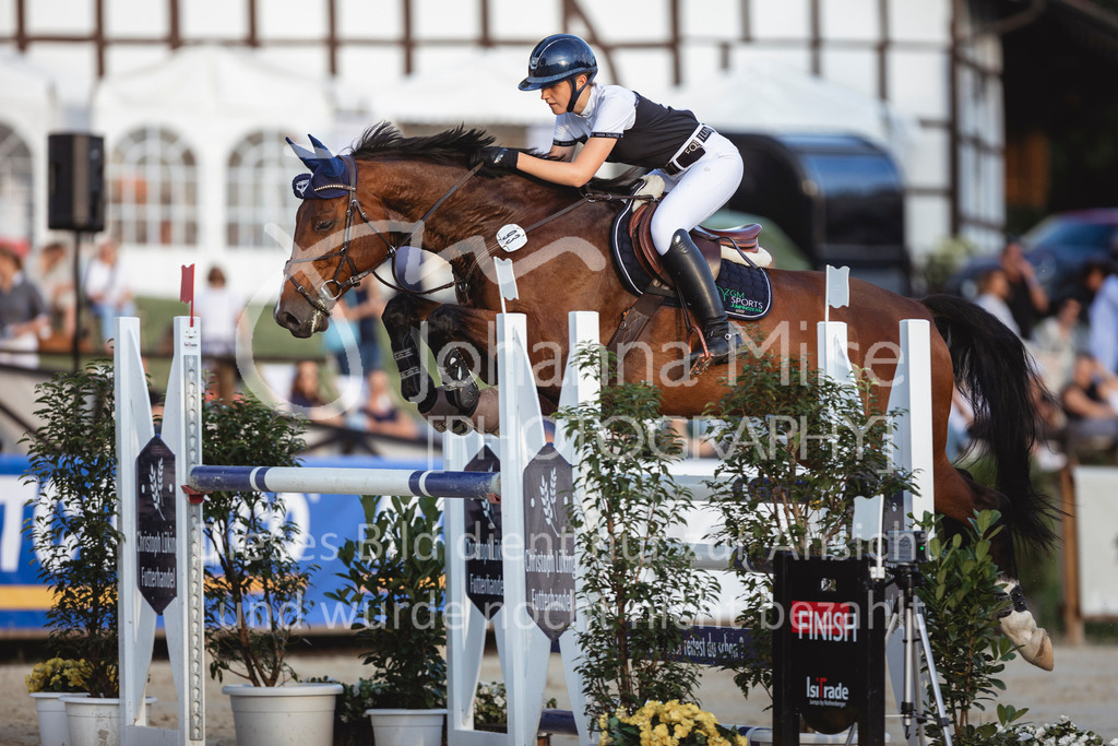 240711_BHO_M1-Spr-1-717 | Deine schönsten Turniermomente als professionelle Fotos! Entdecke hochwertige Pferdesport-Fotografie im Online-Shop. Jetzt Fotos finden & bestellen!