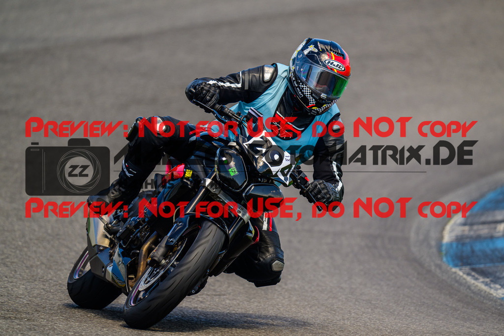 MaZZes_FotoMatrix_240520_6007705_7072 | INST