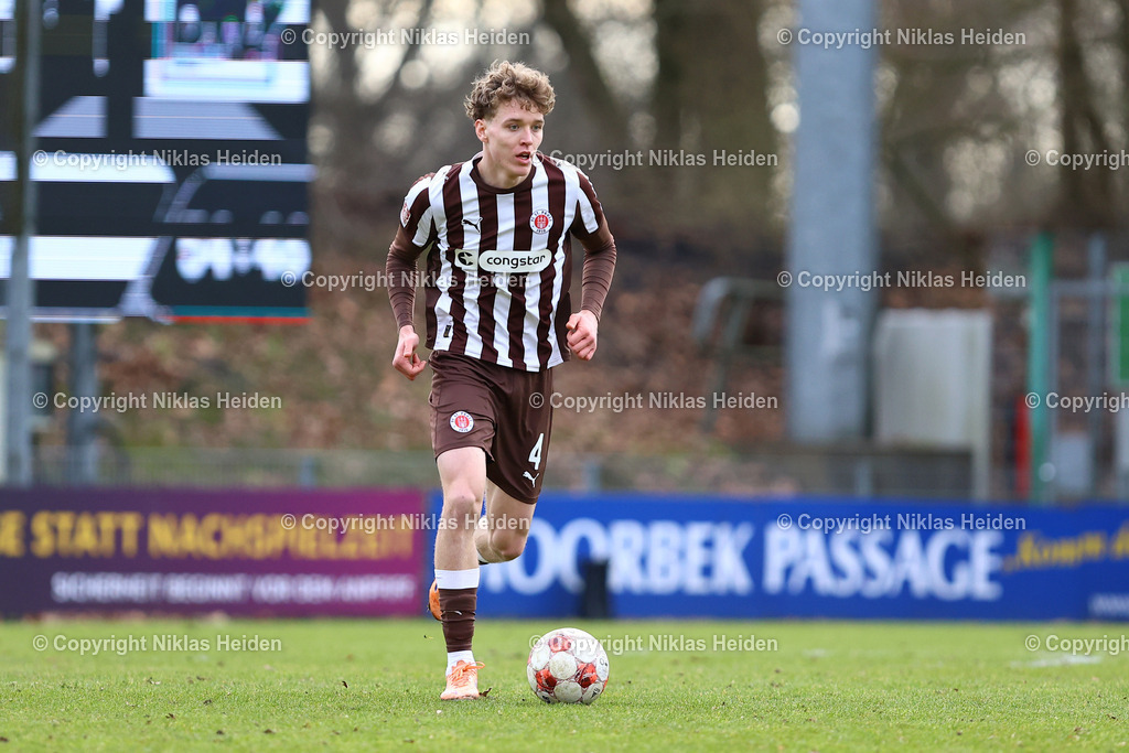 NH_FCStPauliU23_BWLohne_RegionalligaNord_01032026 | #4 Jannik Westphal (FC St. Pauli U23)Fußball I Herren I Regionalliga Nord I Saison 2025-2026 I 24. Spieltag I FC St. Pauli U23 - Blau-Weiß Lohne I 01.03.2026 I Edmund-Plambeck-Stadion
