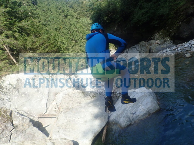 P1030088 | Bestelle die Bilder deines Berg- oder Wasser-Abenteuers mit Mountain Sports bequem von zu Hause aus direkt über unseren Online Fotoshop von pictrs.com. - Realisiert mit Pictrs.com