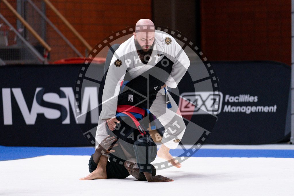 20241013PBB2351 | Athletes compete during the AJP Tour Europe Continental Jiu-Jitsu Amateurs & Masters Championship on October 13, 2024 in Almere near Amsterdam, Netherlands. © Chiara Dazi / photoblackbelt