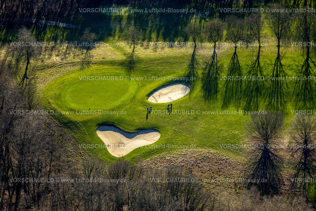 Castrop-Rauxel240106066 | Luftbild, Golfplatz Golfclub Castrop-Rauxel e.V. in Frohlinde, sandgefüllte Bunker, Bunker Fläche in Herzform, Baumreihe auf der Wiese, Golf Green, Golfspieler mit Schattenwurf, Frohlinde, Castrop-Rauxel, Ruhrgebiet, Nordrhein-Westfalen, Deutschland