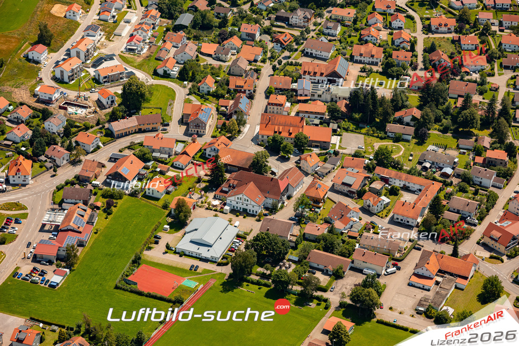 Das Luftbild zeigt : Kimratshofen Altusried - Die Luftaufnahme wurde 2024 vom UL-Flugzeug aus erstellt ( keine Drohne ) - Hochauflösende Luftaufnahme - Für grossformatige Ausdrucke geeignet. Die Geschenkidee !Mit Lizenz und Bildrechte bestellbar