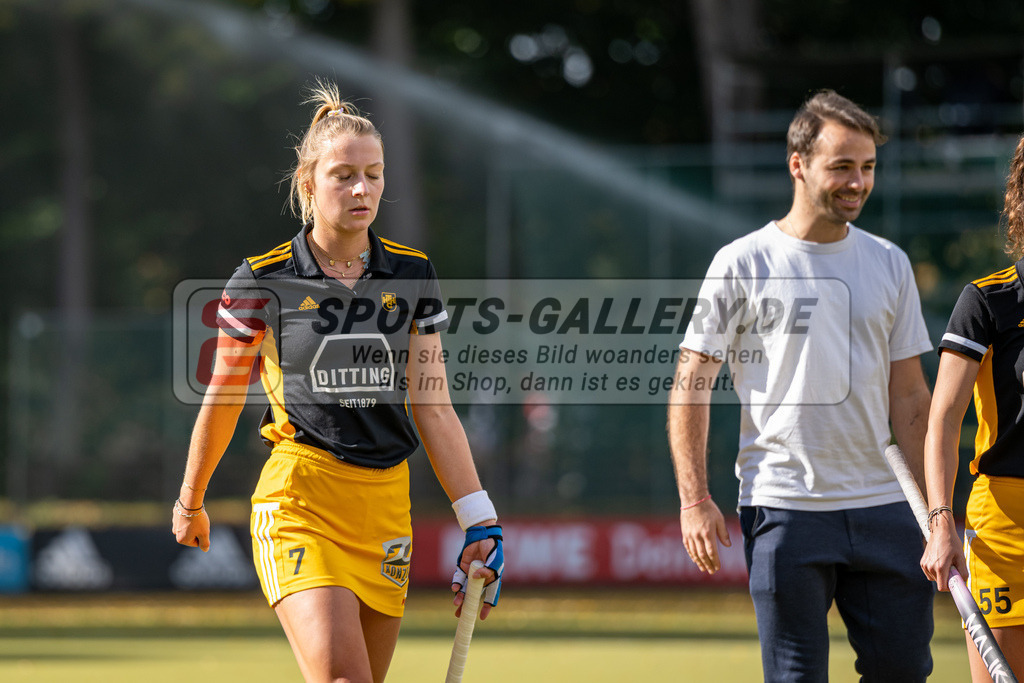 SFE_20221008_0095 | 1. Bundesliga Hockey Damen Rot-Weiss Köln - Harvestehuder THC am 08.10.2022 in Köln (KTHC Stadion Rot-Weiss Köln Tennis and Hockey Club), Photo: Stephan Fehrmann 2022 (Sports-Gallery)