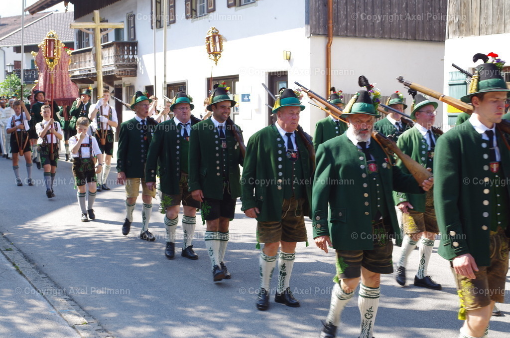 IMGP3767 | fotografiert von Axel PollmannLeonhardi Wallfahrt Benediktbeuern und Murnau, Fronleichnam, Fasching, Landschaft im Loisachtal und Benediktbeuern  - Realisiert mit Pictrs.com