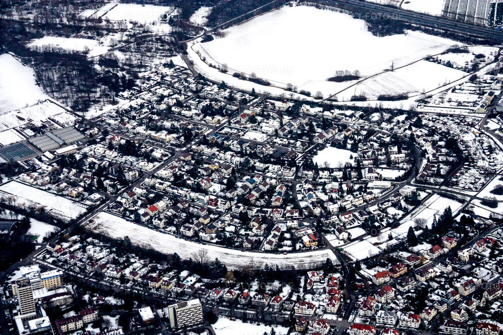 Luftbild: Winterlich schneebedeckte Wohngebiet der Mehrfamilienhaussiedlung Märchenring im Ortsteil Rüppurr in Karlsruhe im Bundesland Baden-Württemberg in Deutschland. Foto: IMG_16995.jpg vom 15.02.2009 durch Werner Riehm/FLY-FOTO.de