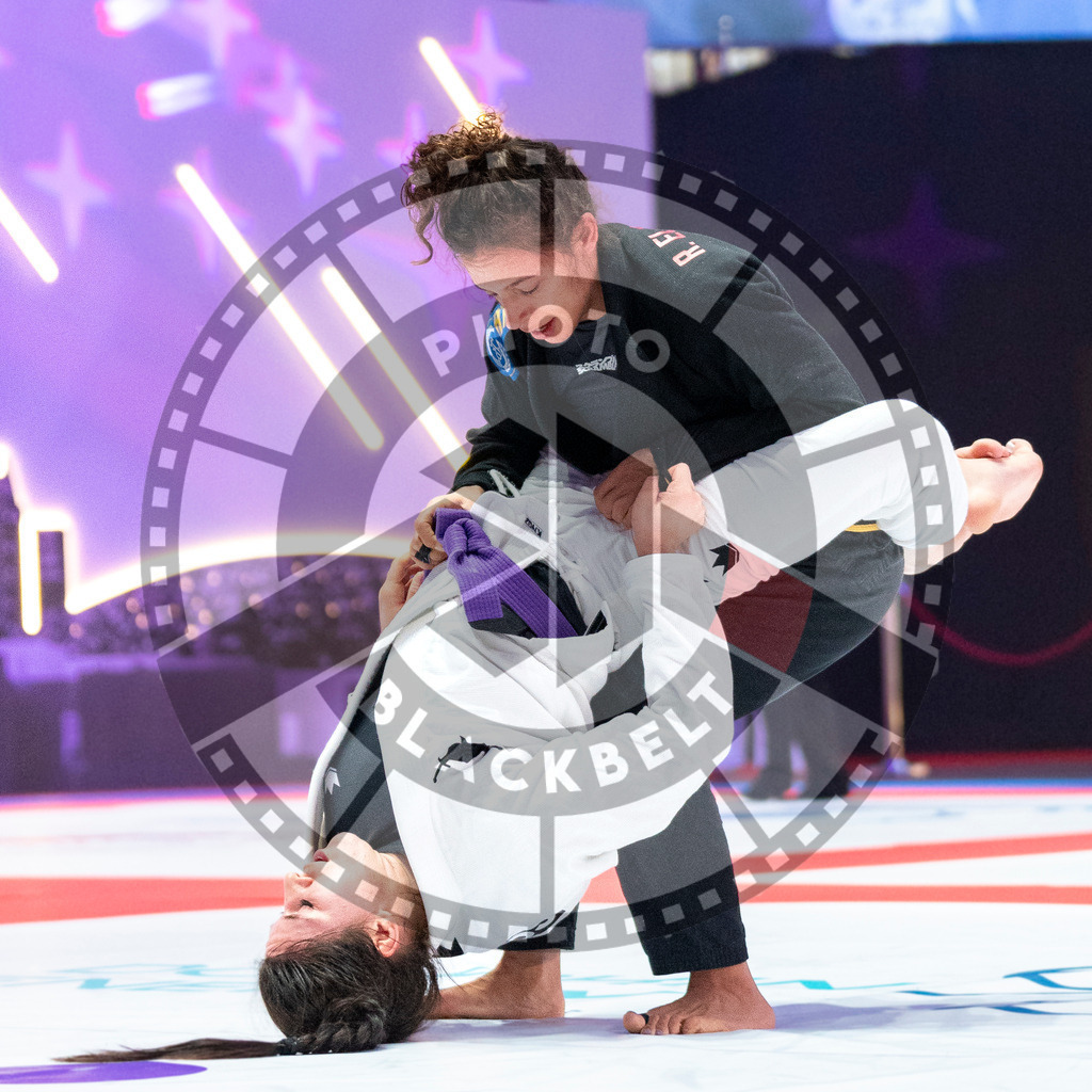 20231109PBB4124 | Fighters compete during the AJP World Professional Championship in the Mubadala Arena in Abu Dhabi, Arab United Emirates, on November 9, 2023.