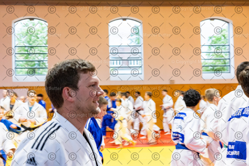 20250418-193450-_G2A6947-MarcelSutter | Finde und bestelle deine Sport- und Eventfotos in höchster Qualität. Professionelle Aufnahmen von Wettkämpfen, Veranstaltungen und Outdoor-Events – schnell und einfach online bestellen. - Realisiert mit Pictrs.com