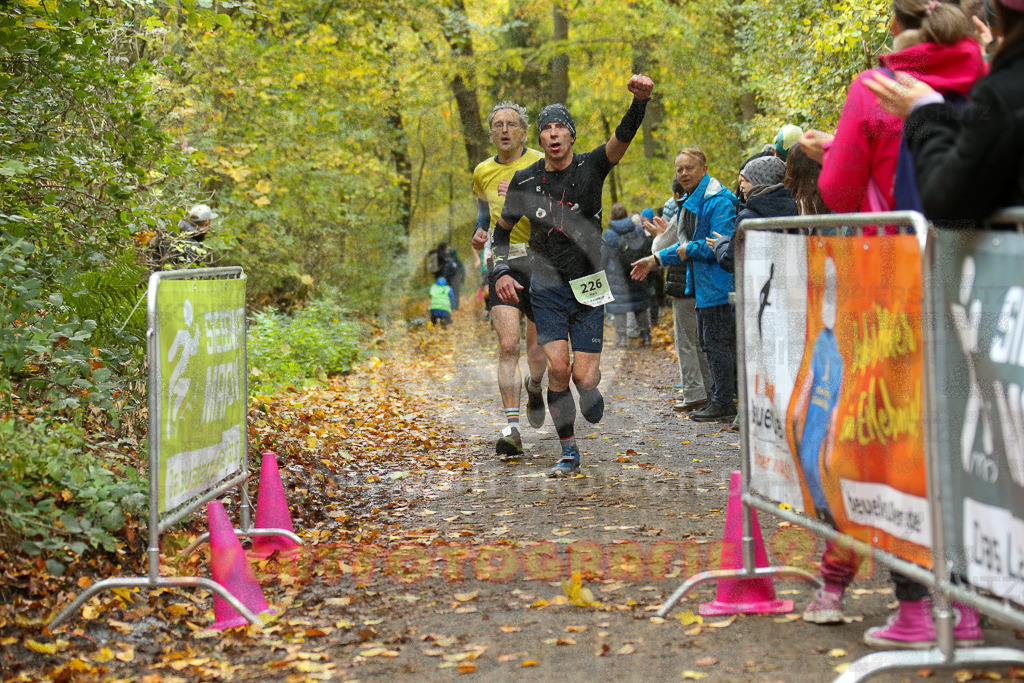 251026_1229_EX1_0500 | Sportfotografie im Rhein-Sieg Kreis, Köln, Bonn, NRW, Rheinland Pfalz, Hessen, etc. Unser Tätigkeitsfeld umfasst den Laufsport vom Volkslauf über den Marathon, Duathlon, Triathon bis zum Ultralauf wie Kölnpfad Ultra oder Schindertrail.