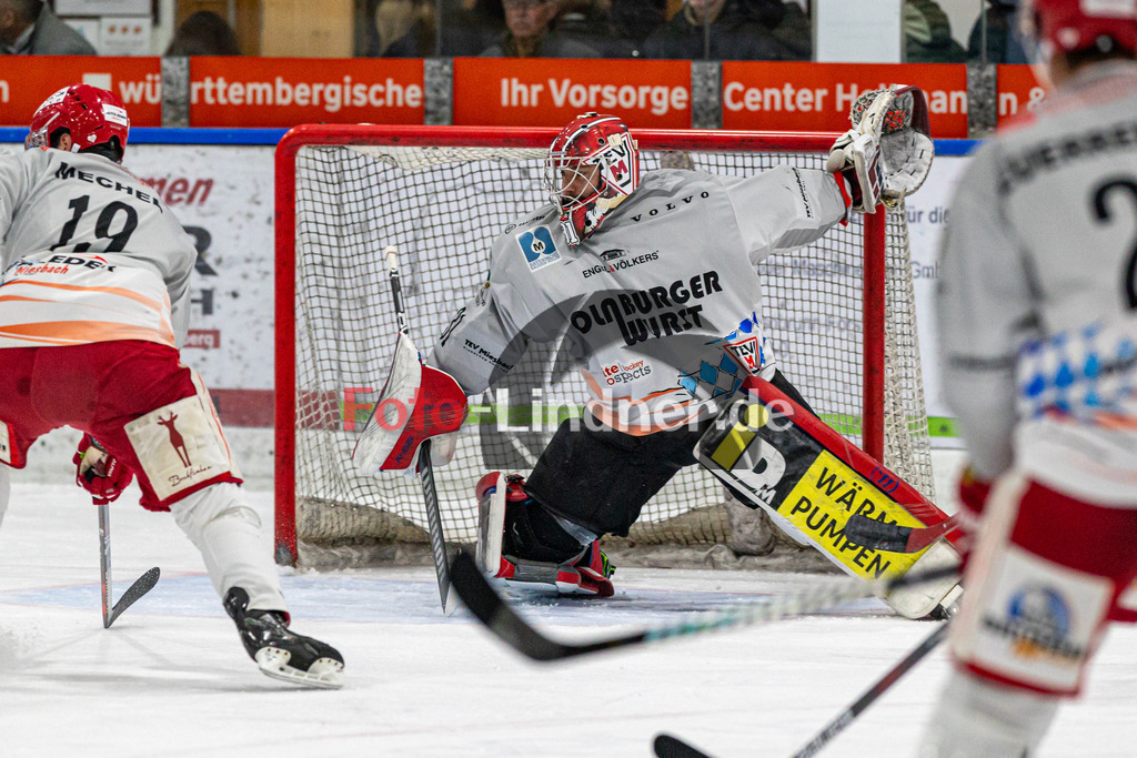 Halbfinale Spiel 1 TSV Peißenberg Miners vs TEV Miesbach | Eishockey Bayernliga Playoffs 2023/2024, Halbfinale Spiel 1 TSV Peißenberg Miners vs TEV Miesbach, 20240308,
Philip LEHR (TEV Goalie 31) in Aktio,
2024-03-08 in Peißenberg (Eisstadion)
31 Philip LEHR (TEV Goalie 31)
Copyright: WolfgangxLindner foto-lindner.de