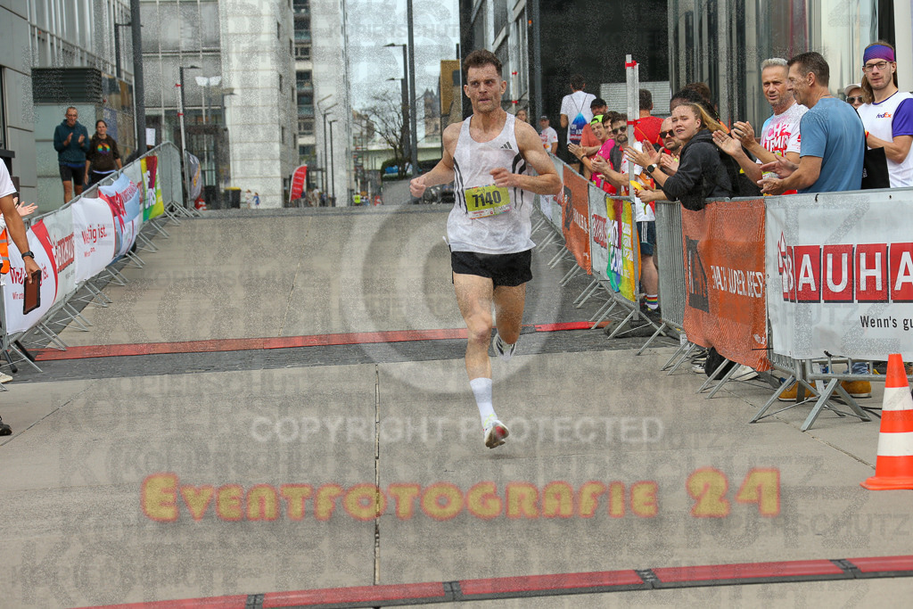 250920_1316_EX1_3950 | Sportfotografie im Rhein-Sieg Kreis, Köln, Bonn, NRW, Rheinland Pfalz, Hessen, etc. Unser Tätigkeitsfeld umfasst den Laufsport vom Volkslauf über den Marathon, Duathlon, Triathon bis zum Ultralauf wie Kölnpfad Ultra oder Schindertrail.