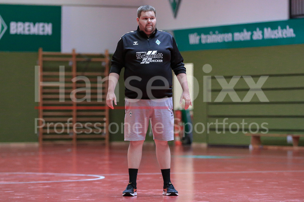 Handball, 2. Bundesliga Frauen, Training SV Werder Bremen | v.li.: Timm Dietrich (Trainer, Cheftrainer, SV Werder Bremen)