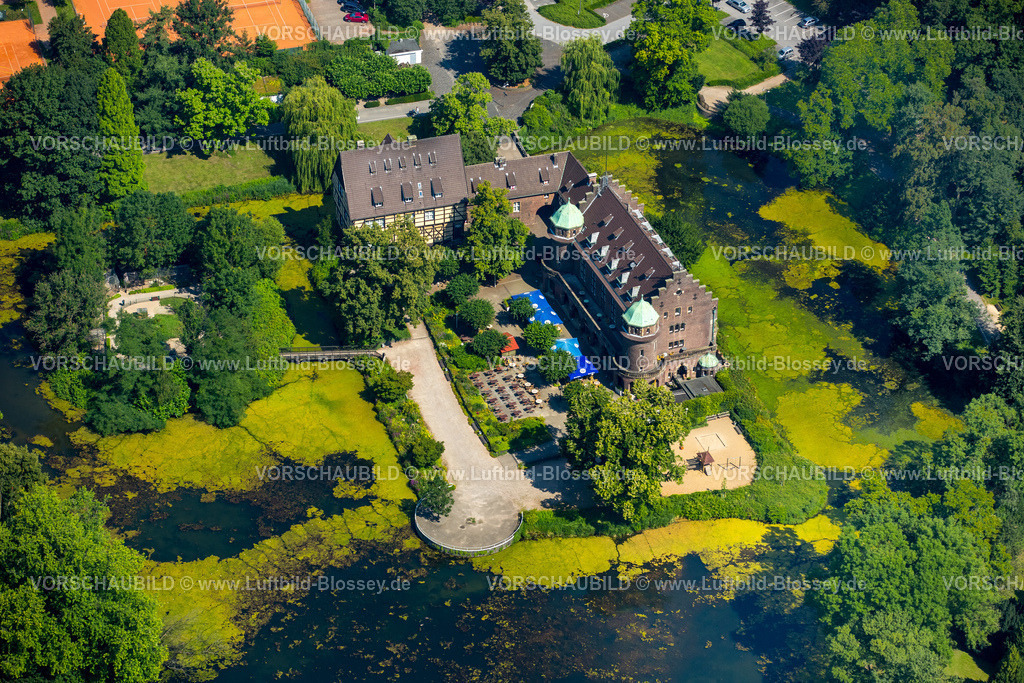 Gladbeck16072782 | Wasserschloß Wittringen mit Brillenseen und Algen Eldea am Bootsverleih der Caritas, Gladbeck, Ruhrgebiet, Nordrhein-Westfalen, Deutschland